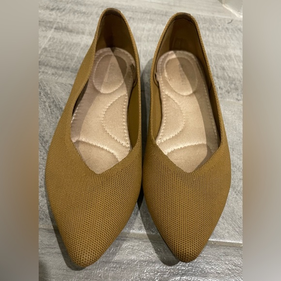 Old Navy Shoes - Old Navy Tan Women's Flats